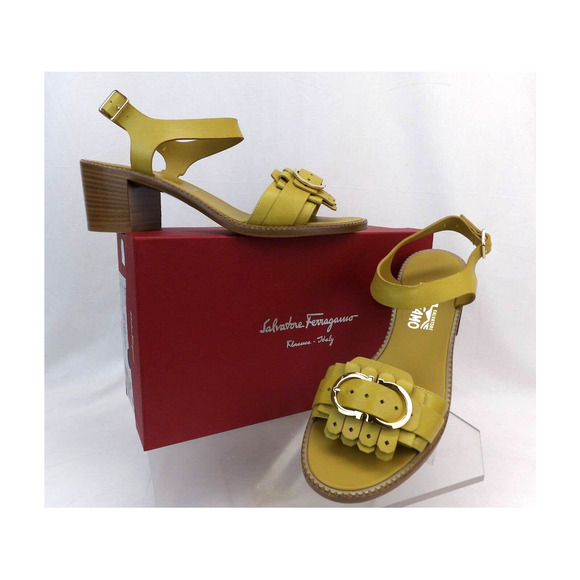 SALVATORE FERRAGAMO ELAN YELLOW LEATHER GANCINI FRINGE BIT SANDALS PUMPS 8.5 B